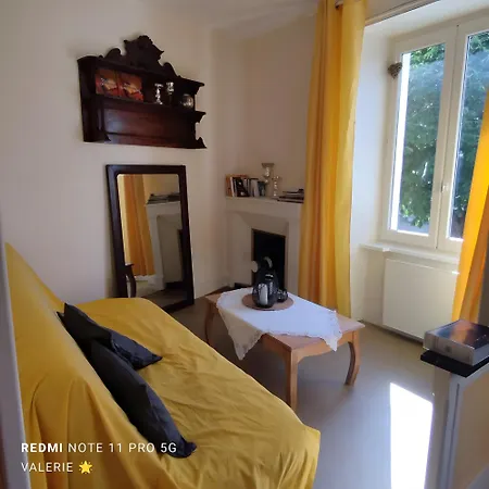 De La Place 1-4p Apartment *