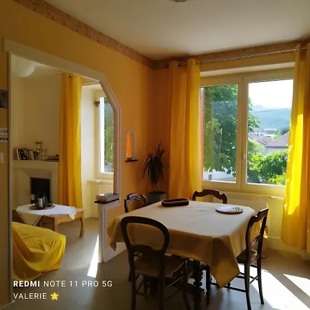 De La Place 1-4p Apartment