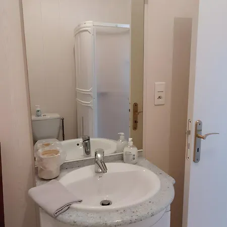 De La Place 1-4p Apartment *